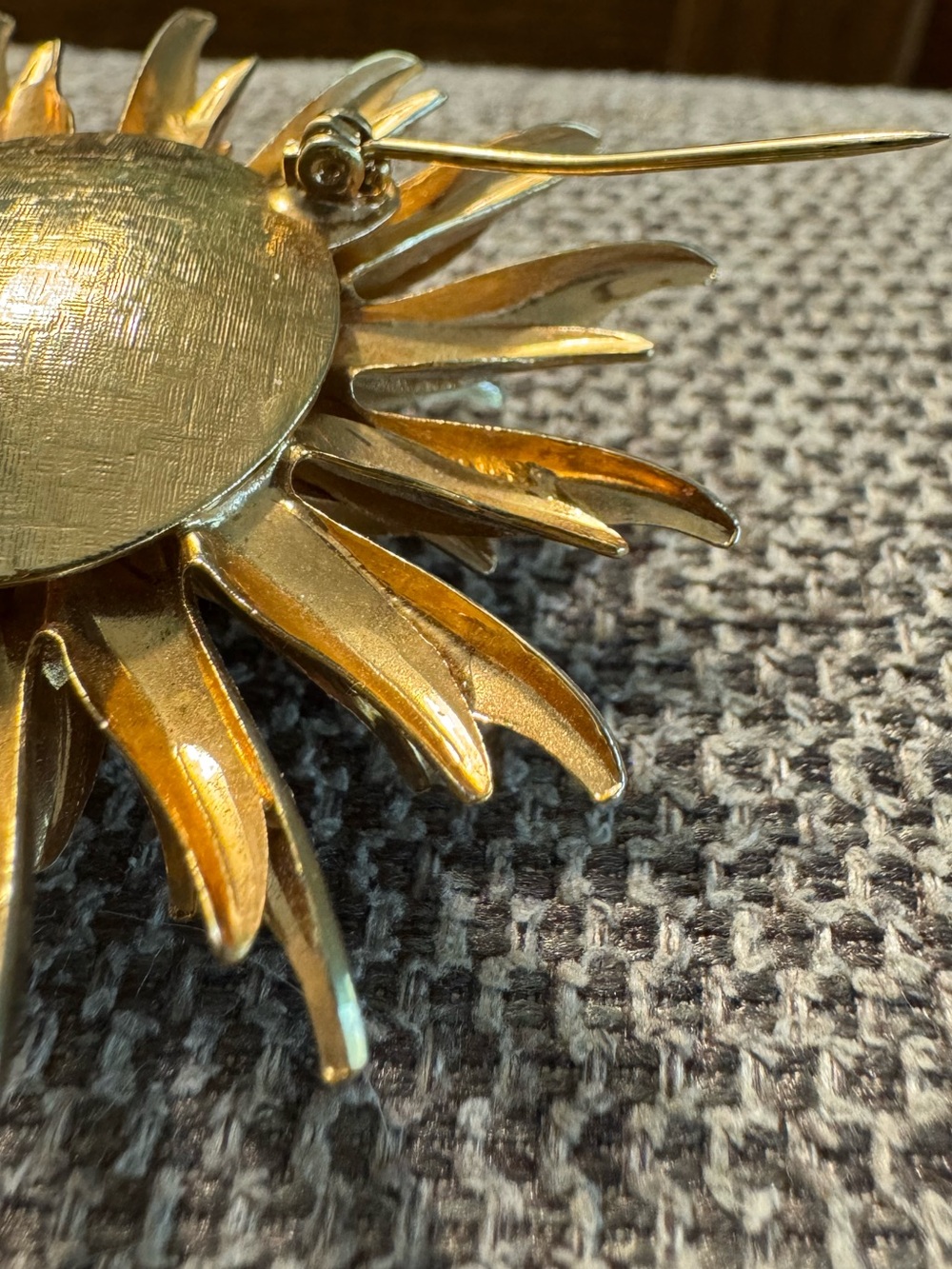 Gold-Tone Starburst Floral Brooch - Picture 12 of 14